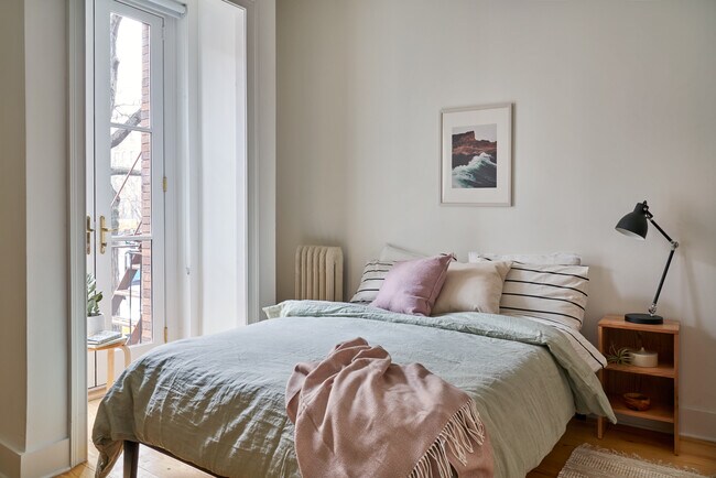 Photo - Common Robinson