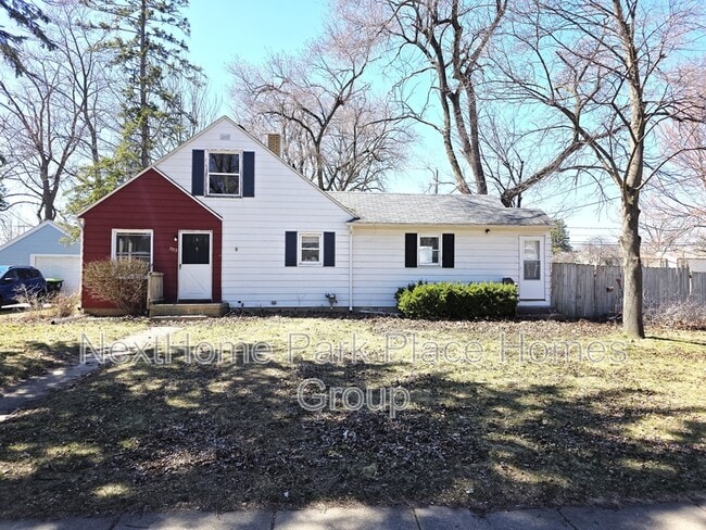 Building Photo - 2013 Virginia St