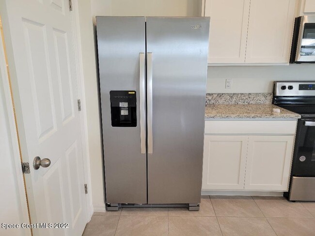 Stainless Appliances - 3619 Foggy Mist Rd SE