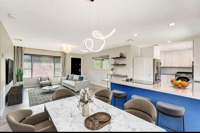 Photo - 125 SE 6th Ave