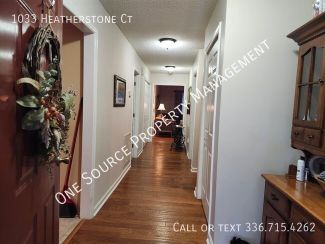 Photo - 1033 Heatherstone Ct