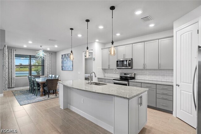 Photo - 19564 Utopia Ln