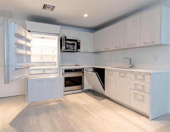 Photo - 45 SW 9th St Unit 2207