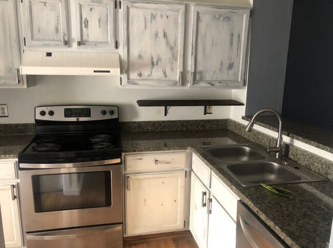 Photo - 2BR/ 1.5BA Townhouse in Bearden w/ 1 car garage