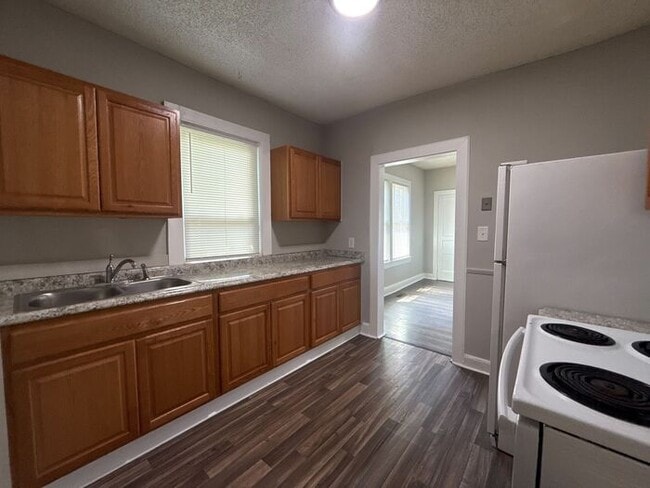 Photo - FOR RENT - Renovated Duplex in Gallatin - Half Off 1st Month Move in Special!