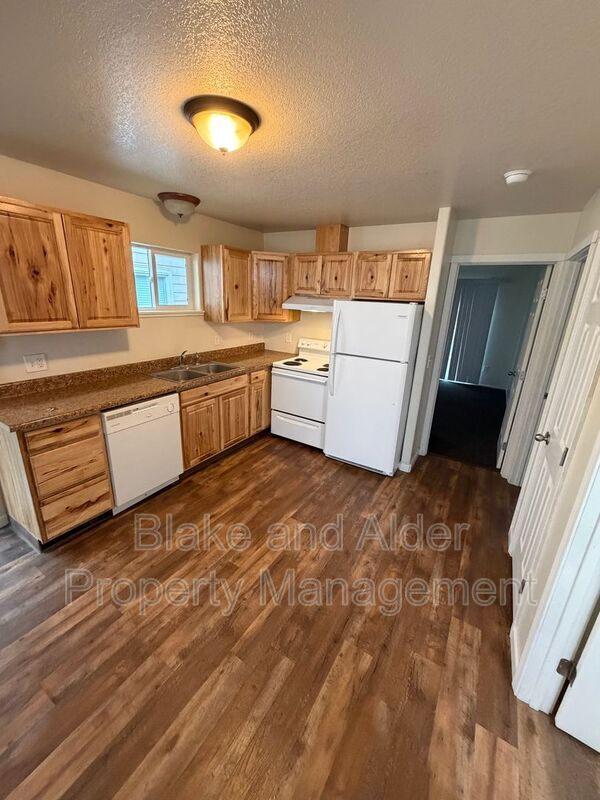 Photo - 13637 SE Center St