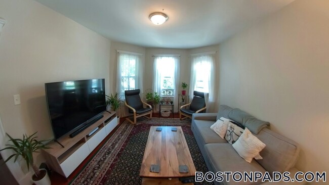 Building Photo - 6 Hinckley St