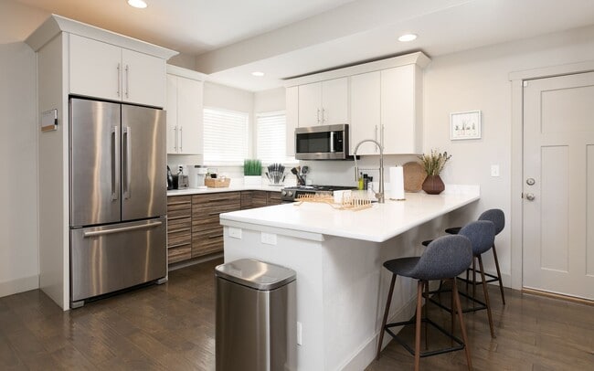 Photo - MODERN 3 BED/2.5 BATH HOME WITH SCENIC VIEWS