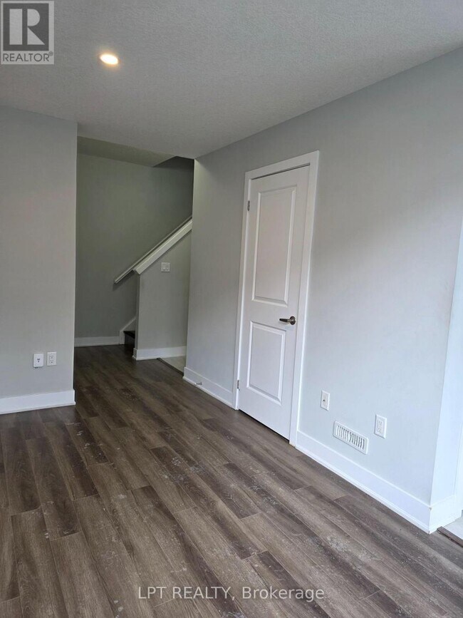 Photo - 177 Edgevalley Rd