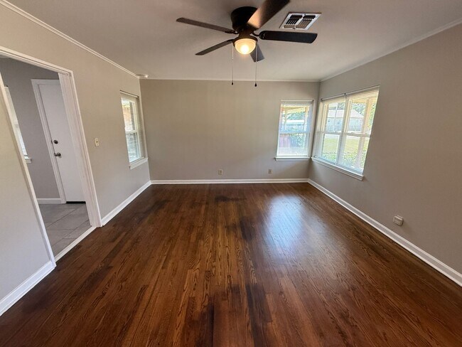 Photo - Coming Soon: Near the University 2 bedroom Duplex With Private yard