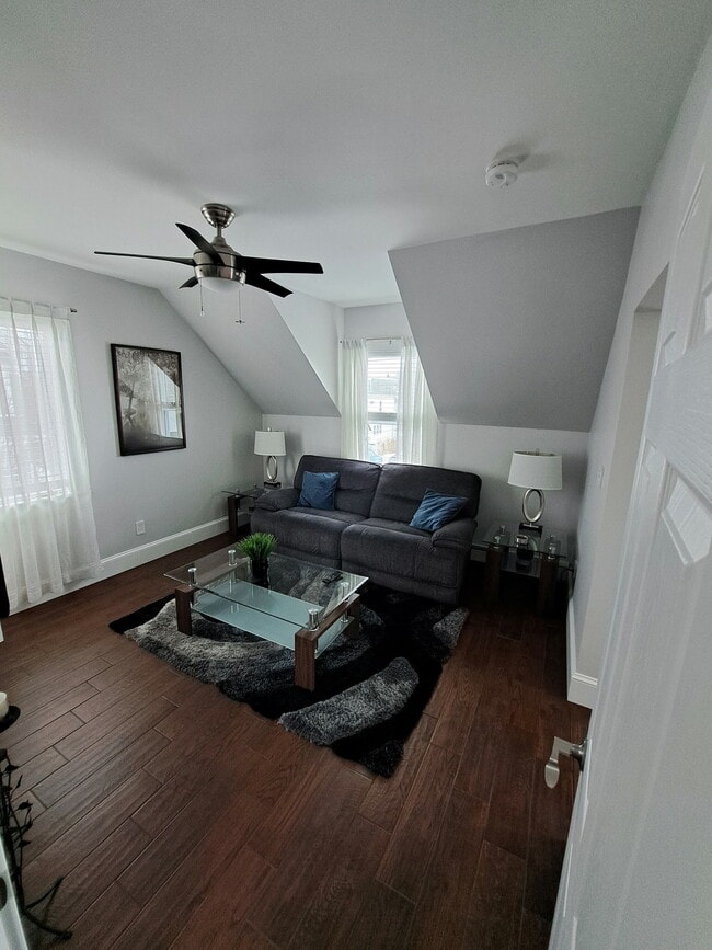 Photo - 14 Roy St Unit 2