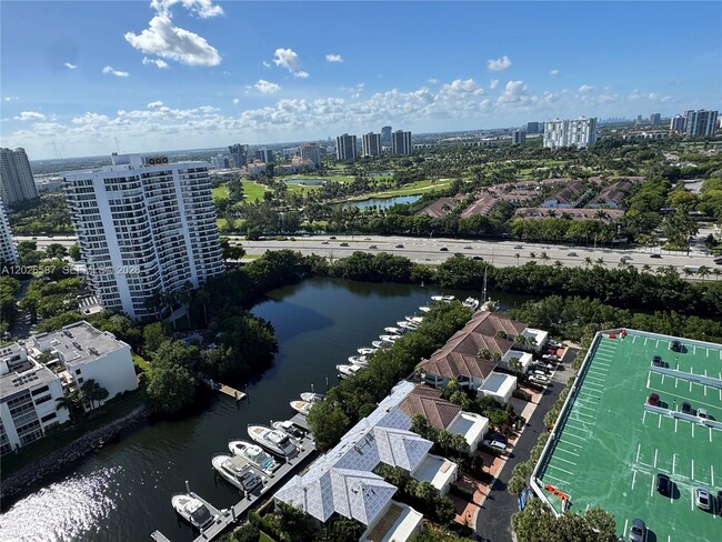 Photo - 3530 Mystic Pointe Dr Unidad 2709