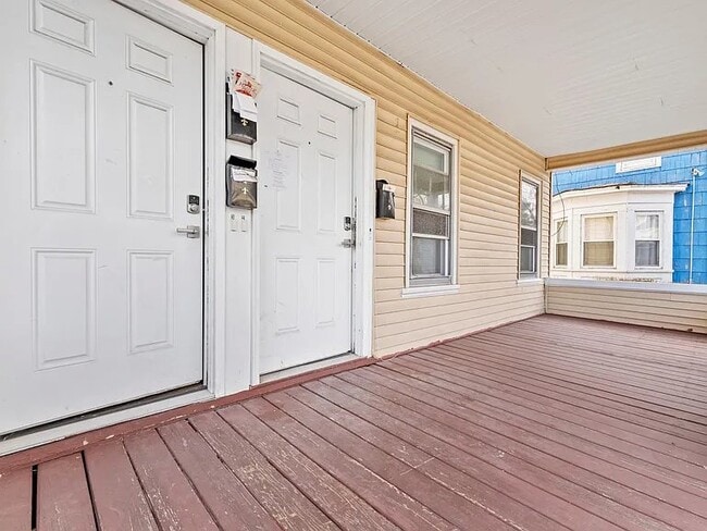 Photo - 32 Llewellyn Ave Unit 3