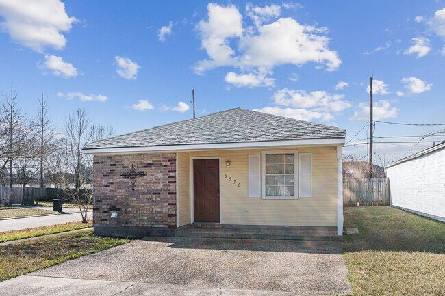 Building Photo - 3 bedroom Home near LSU