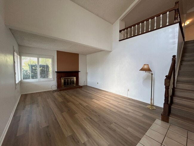 5055 Pearblossom Dr