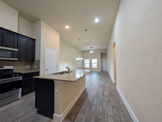 Photo - 1227 Old FM 306