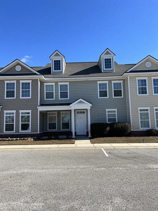 Photo - 3 Bed/ 2.5 Bath Home very close to Fort Stewart gate seven!!