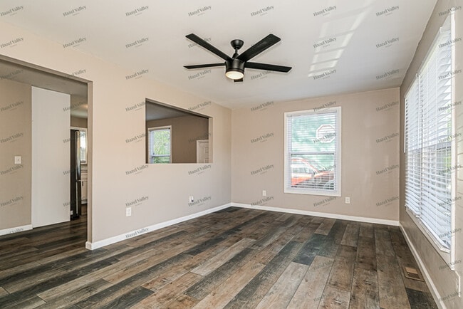Photo - 8810 Harold Dr