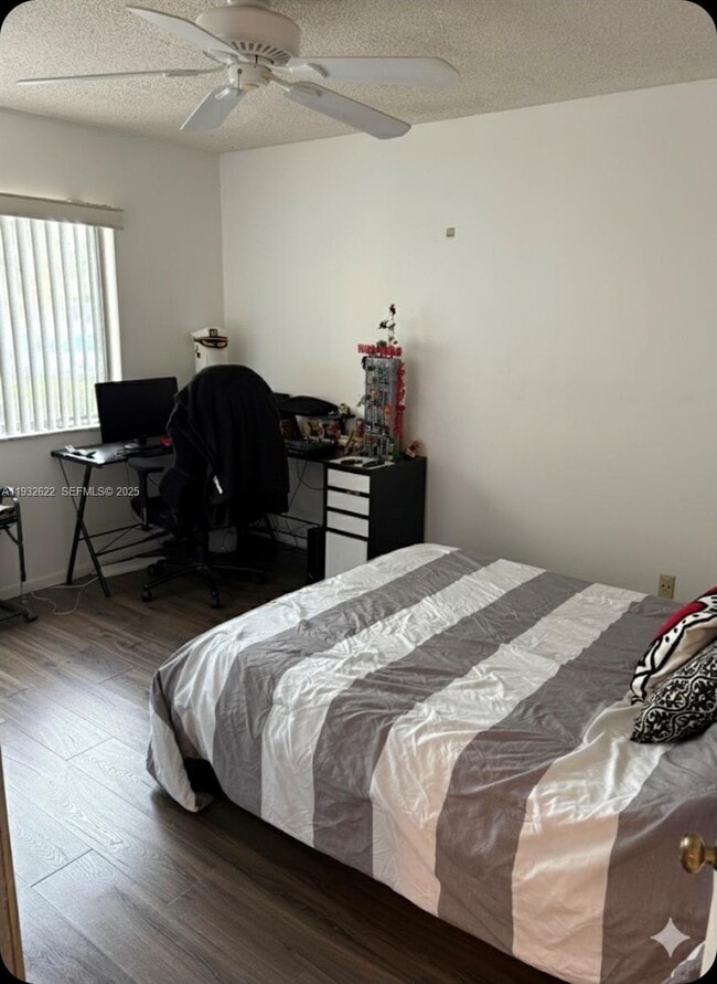 Photo - 341 Lakeview Dr Unit 104