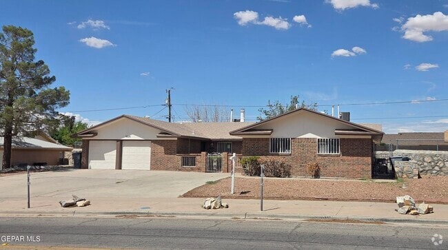 Building Photo - 9009 DARLINA Dr Rental