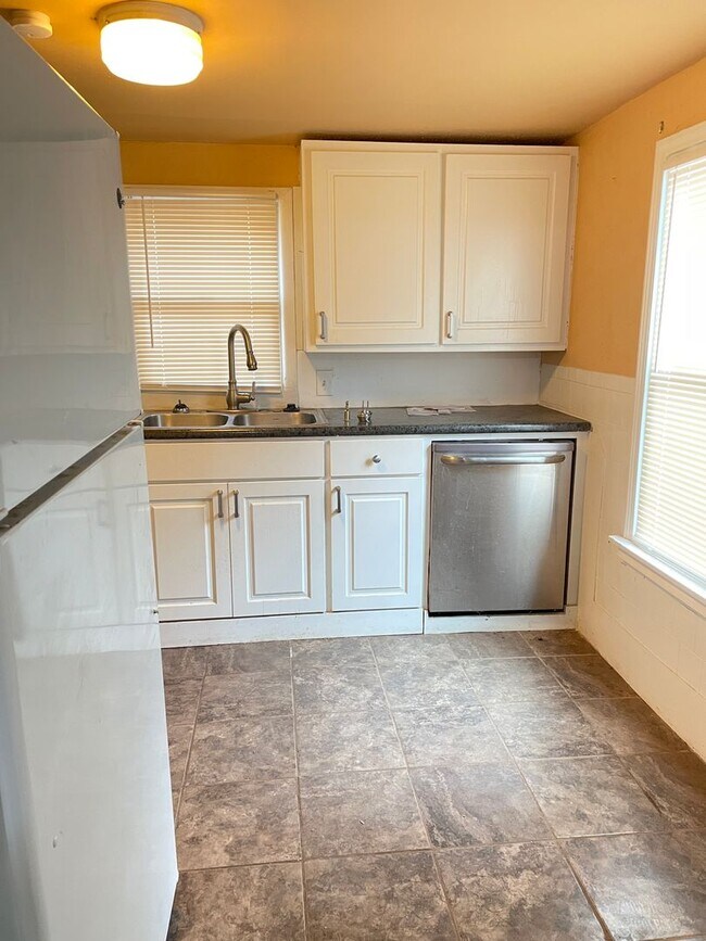 Photo - 3320 28th St Unidad Rear