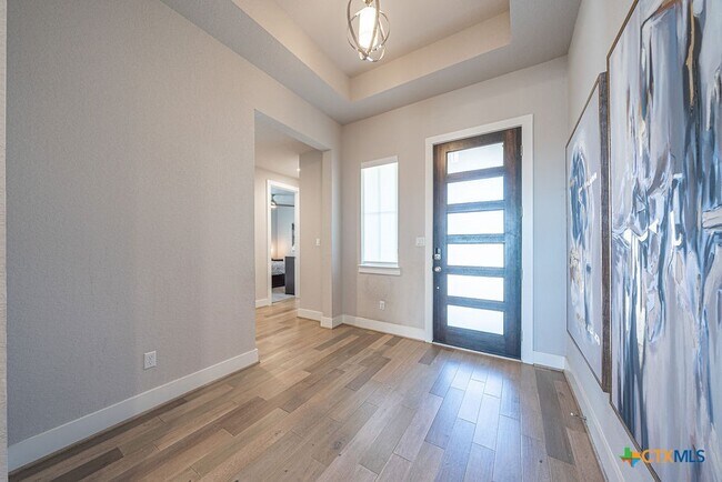 Photo - 350 Nightshade Trl