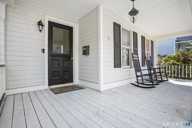 Photo - 8 Quintard Ave