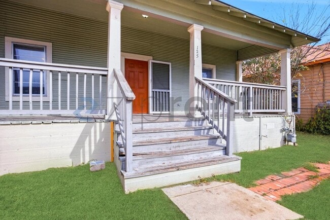 Photo - 125 Southolme Ave