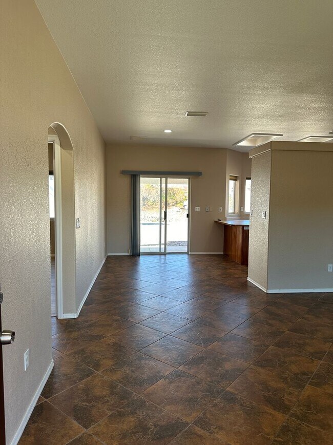 Available now Unfurnished Long Term House House Rental in Lake