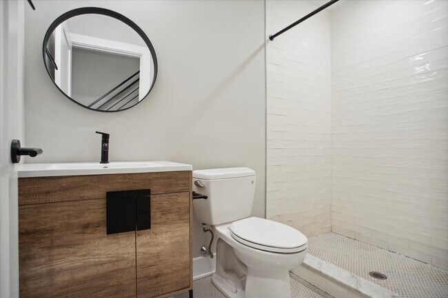 Photo - 1618 N Sydenham St Unit A