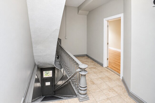 Photo - 1120 W Grand Ave