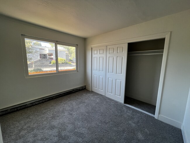 Creekside Apartments