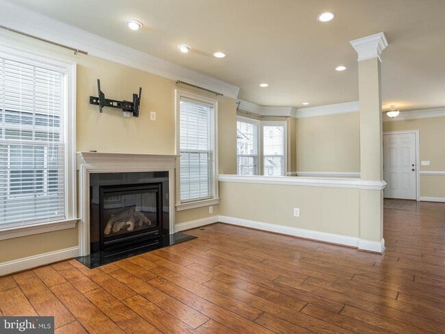 Photo - 220 Centennial Dr