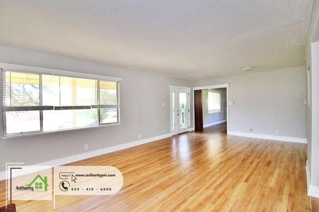 Photo - 3773 Ricardo Ave