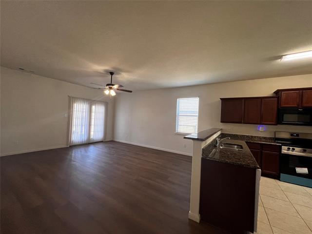 Photo - 208 Cottonwood Dr