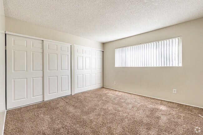 2BR, 1BA - 953SF - Bedroom