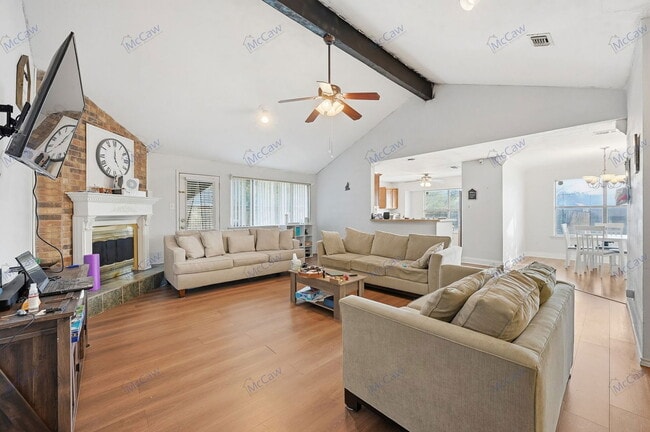 Photo - 6408 Woodstream Trail