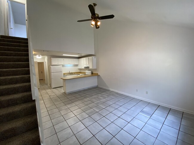 Photo - 1242 High Rd