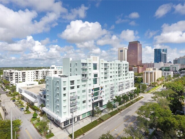 Building Photo - 805 SE 3rd Ave Unit 3021 Rental