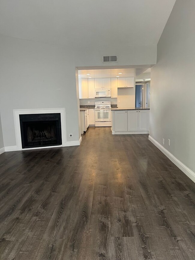 Photo - NICE 2 BEDROOM DUPLEX W/ 2 CAR GARAGE!