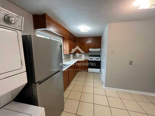 Photo - 192 Ringwood Way Unit .5