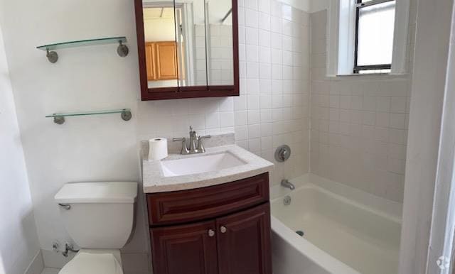 Building Photo - 72-53 65th Pl Rental