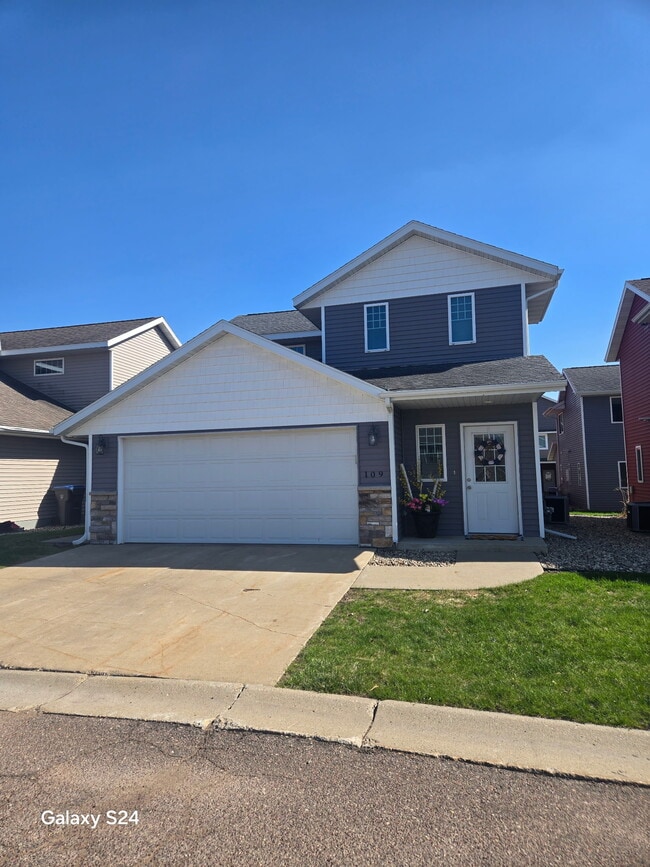 Building Photo - 109 Owl Path