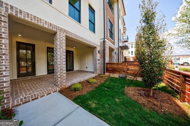 Photo - 10744 Davis Dr