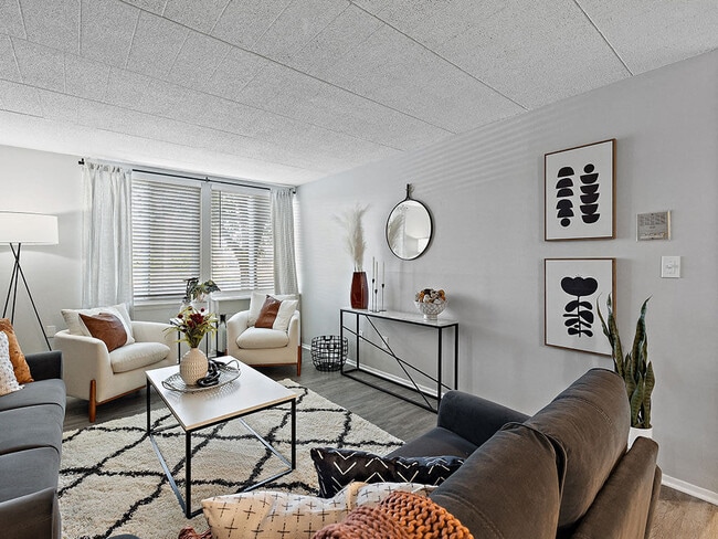 Photo - Southgate Apartments - Southgate, MI