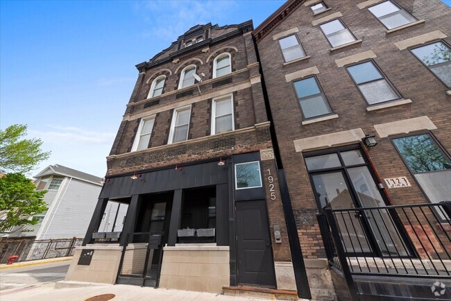 Building Photo - 1925 S May St Rental