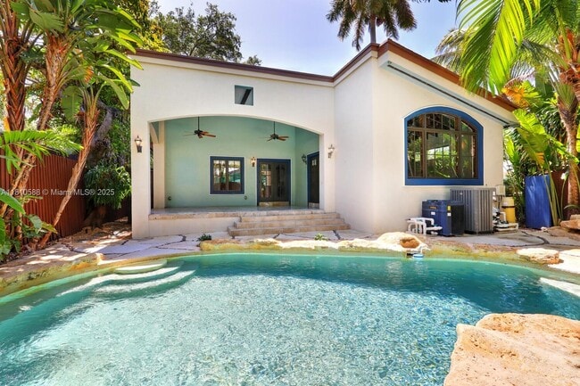 Photo - 2527 Inagua Ave House