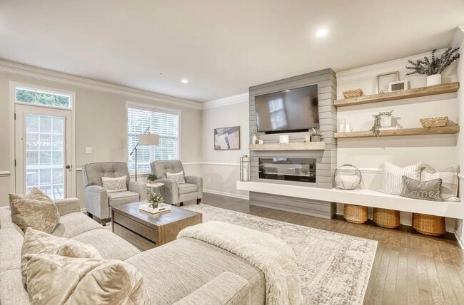 Photo - 304 Spruce Pine Rd