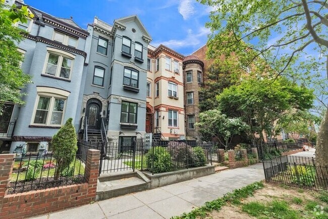 Building Photo - 3453 Holmead Pl NW Unit 4 Rental