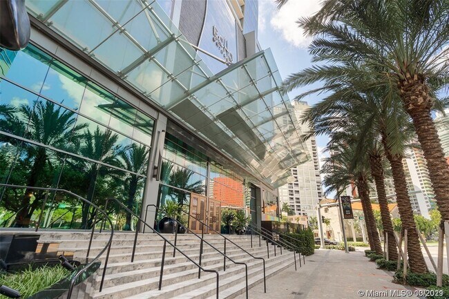 Photo - 1451 Brickell Ave Unidad 2506